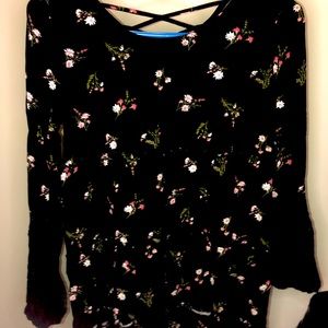 A Black Criss Cross Back Puffy Lace Sleeve Dress